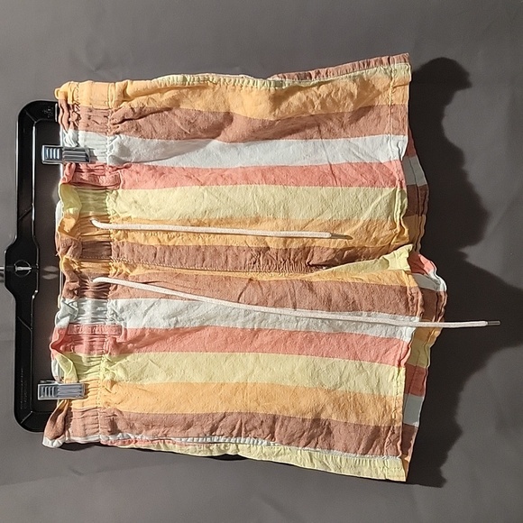 (J12) Gap size M Comfy shorts - Picture 2 of 4